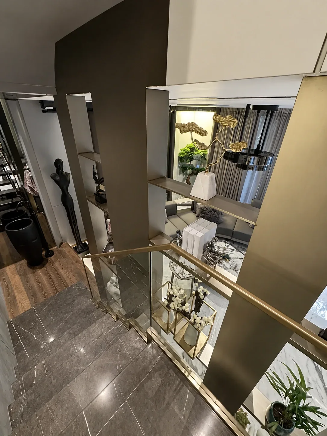 Double-Height Staircase & Glass Railings reference 3